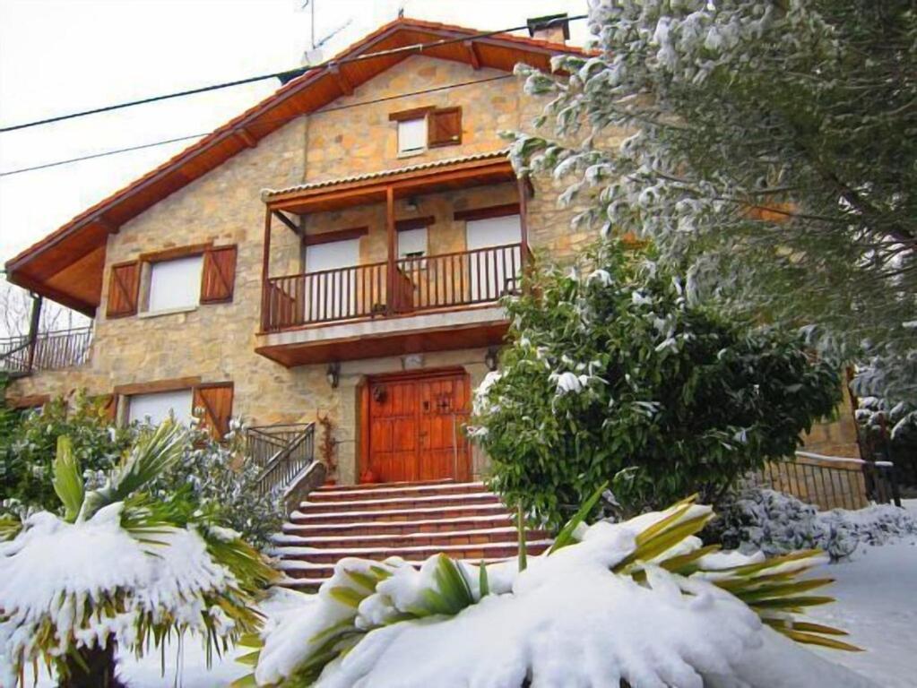 La Casona De Collado Guest House Hoyos del Collado Exterior foto